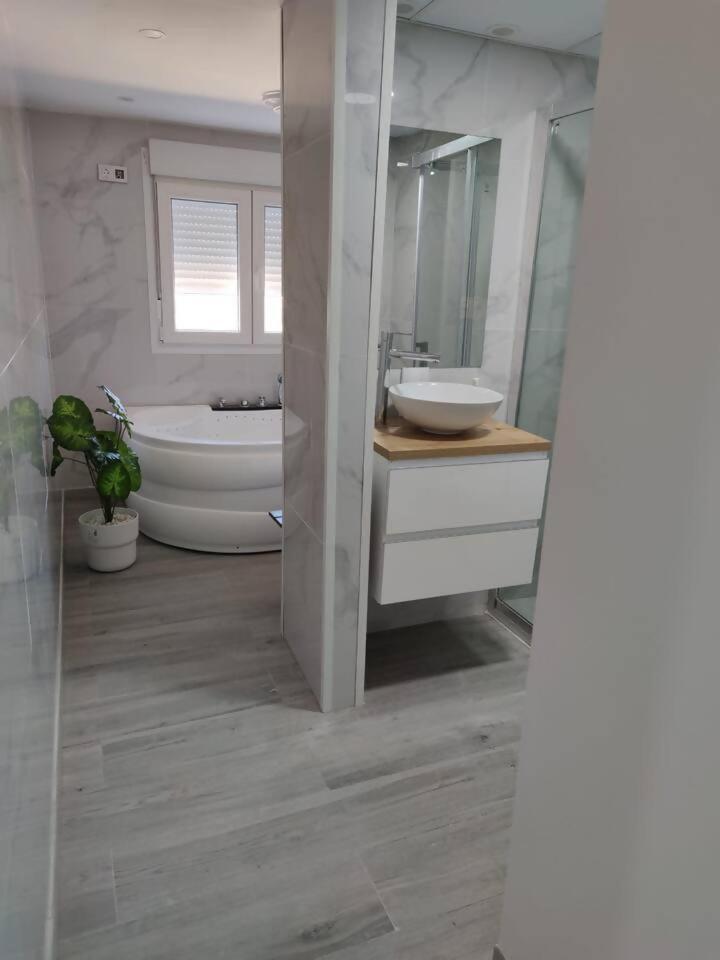 Apartamento Con Jacuzzi El Rincon De Las Delicias Zaragoza Bagian luar foto